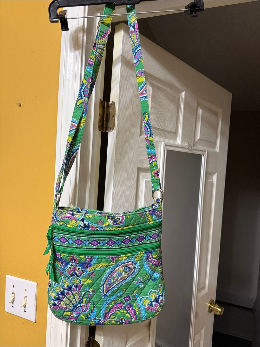 Vera Bradley Green Paisley Quilted Crossbody Bag Purse Organizer Travel Bag